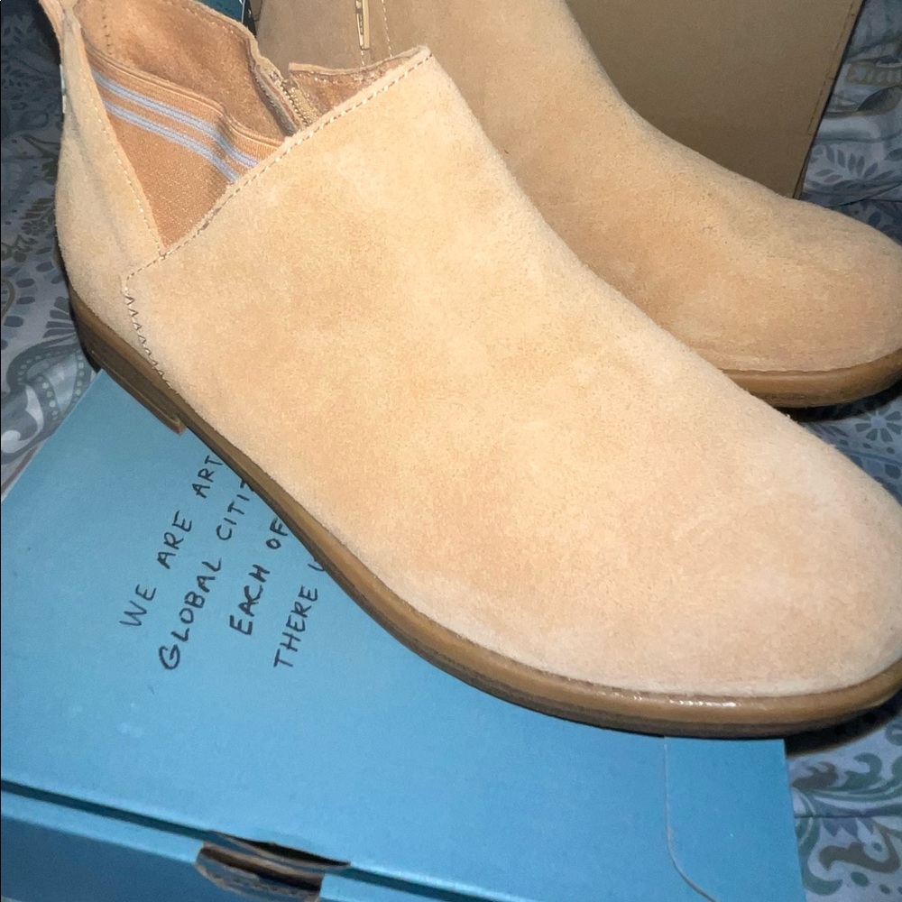 Booties ✨ - Picture 3 of 4